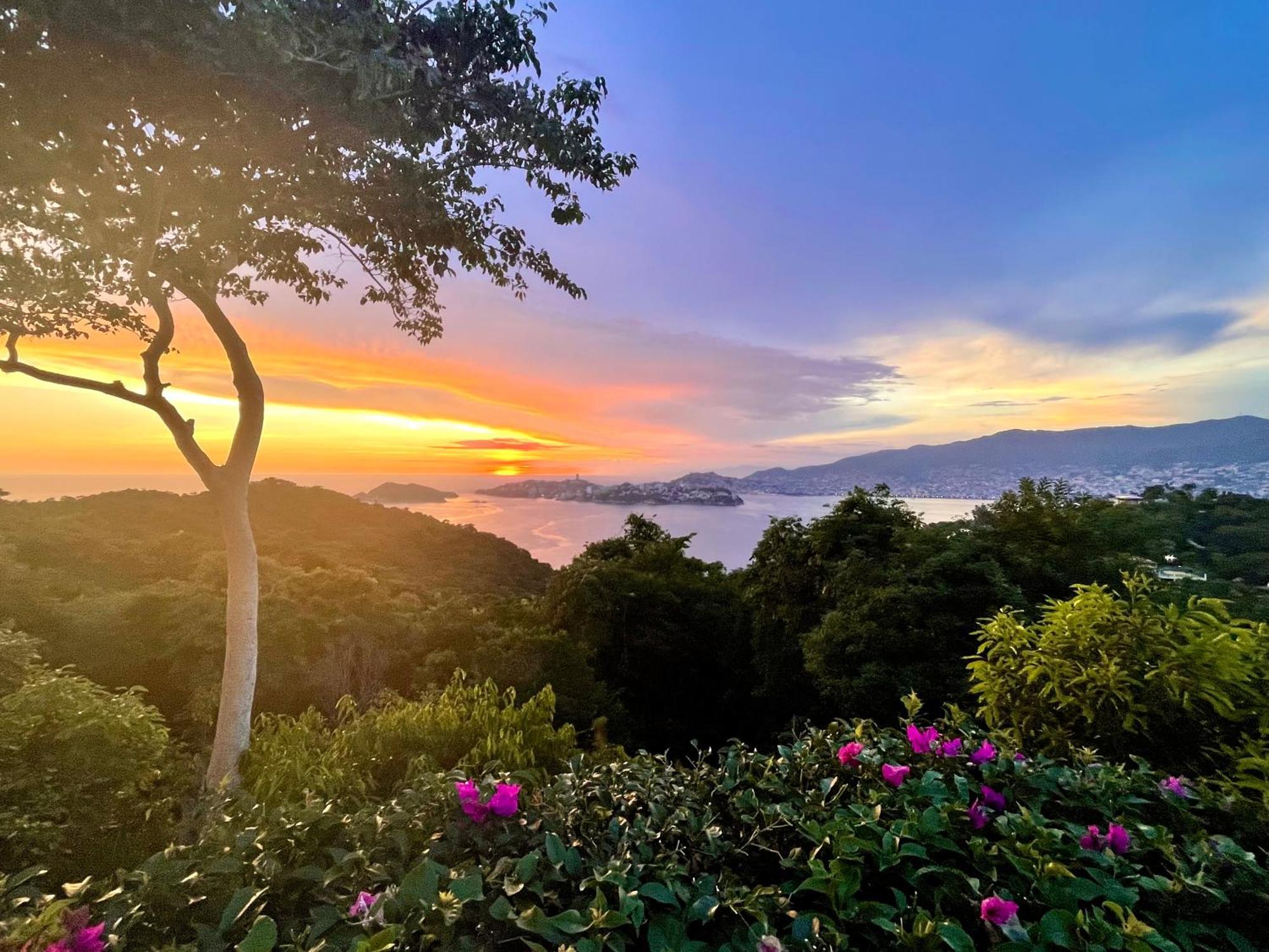 Encanto Acapulco Exterior foto